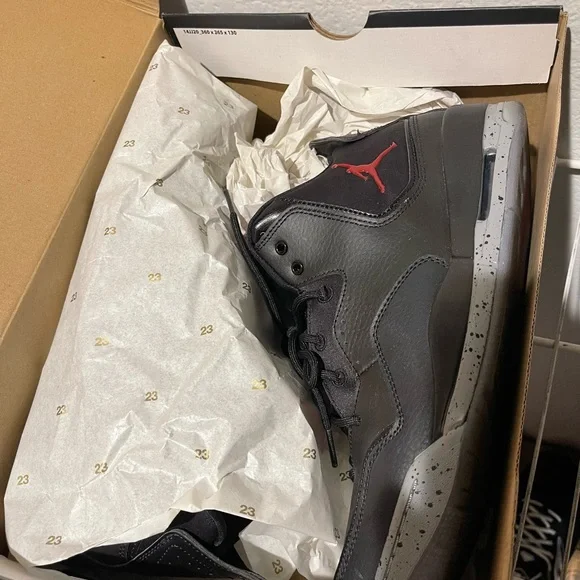 Jordan courtside 23 “particle grey” - Picture 6 of 9